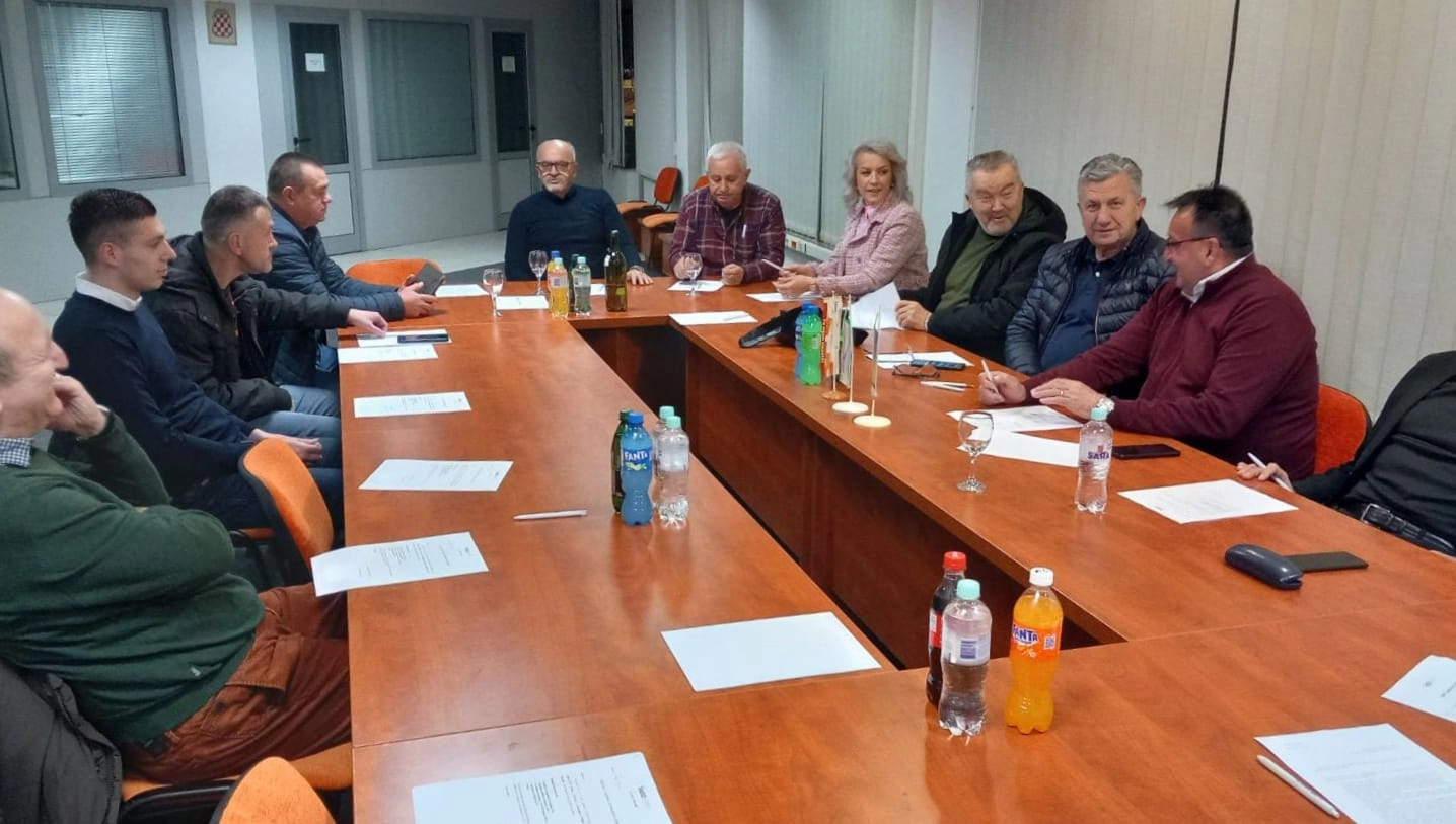 ŽO HDZ-a 1990 HNŽ-a: Neka Vlada HNŽ-a objasni gdje je 213 milijuna KM, ako nema novca za povećanje plaća